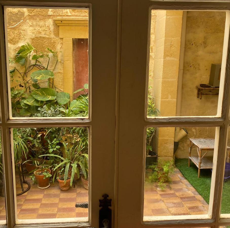 Maria Townhouse Heart Of Victoria B&B 외부 사진