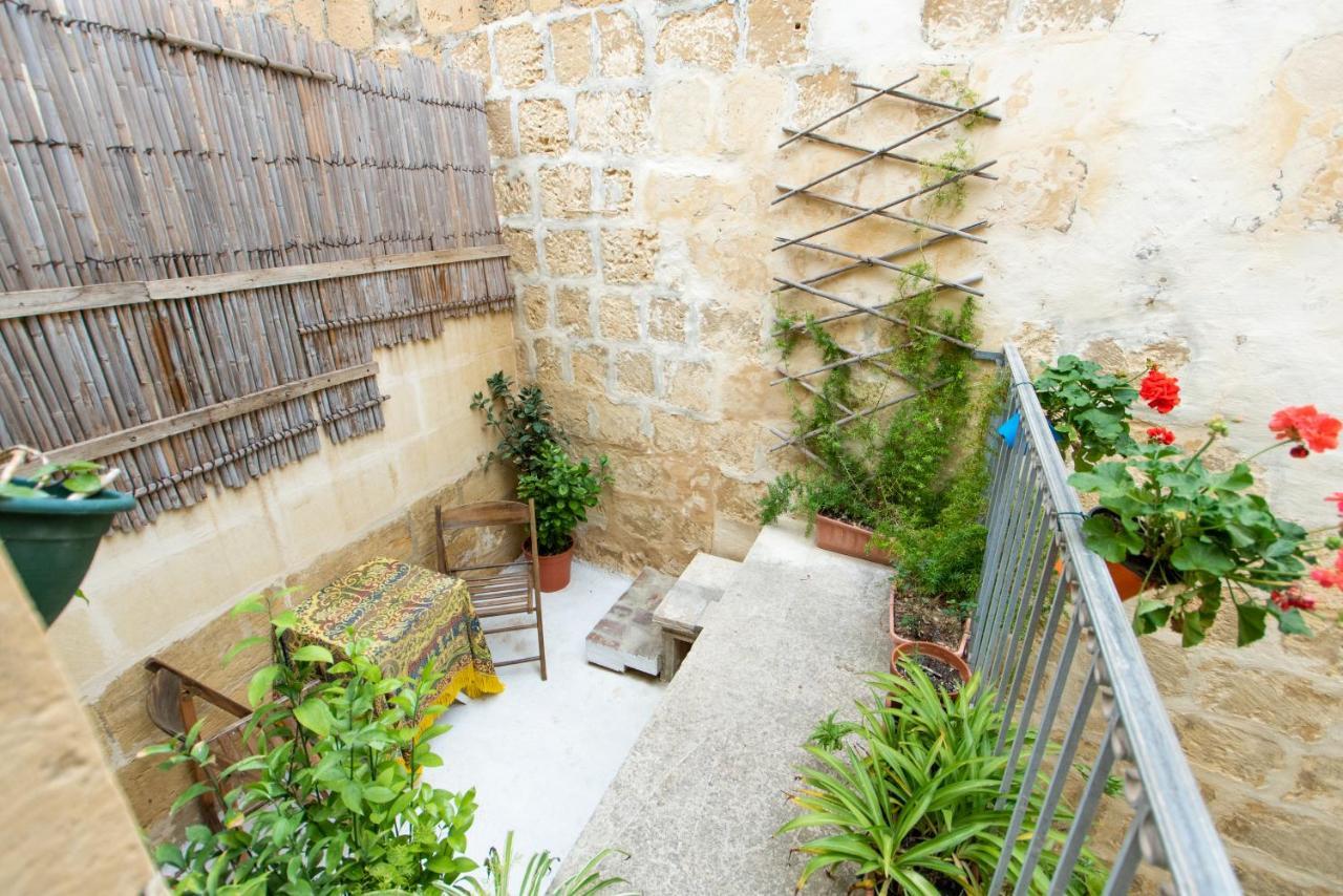 Maria Townhouse Heart Of Victoria B&B 외부 사진