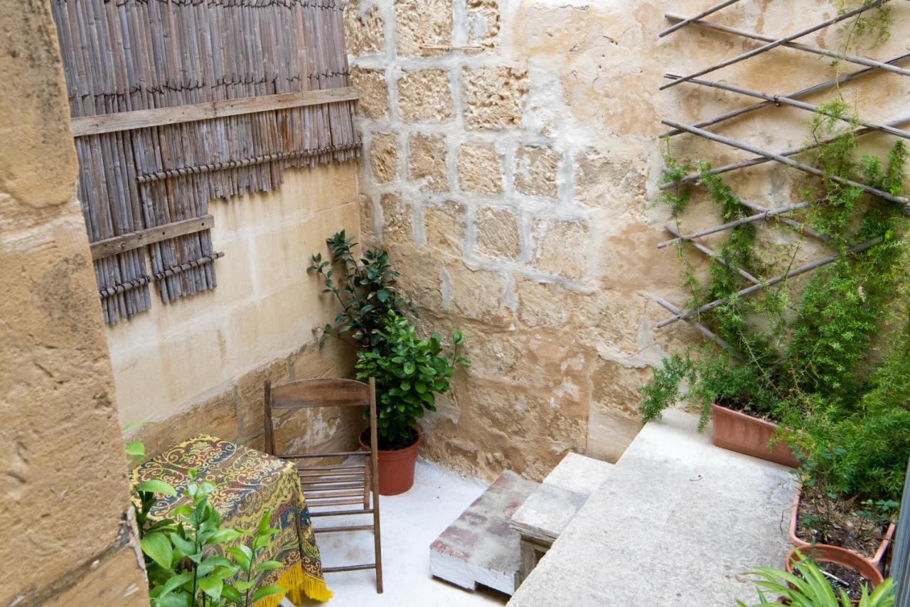 Maria Townhouse Heart Of Victoria B&B 외부 사진