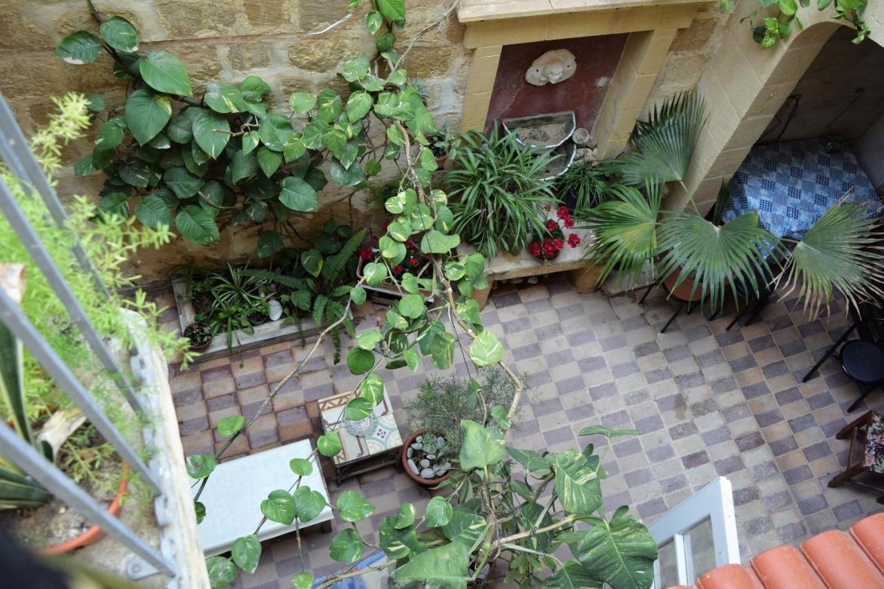 Maria Townhouse Heart Of Victoria B&B 외부 사진