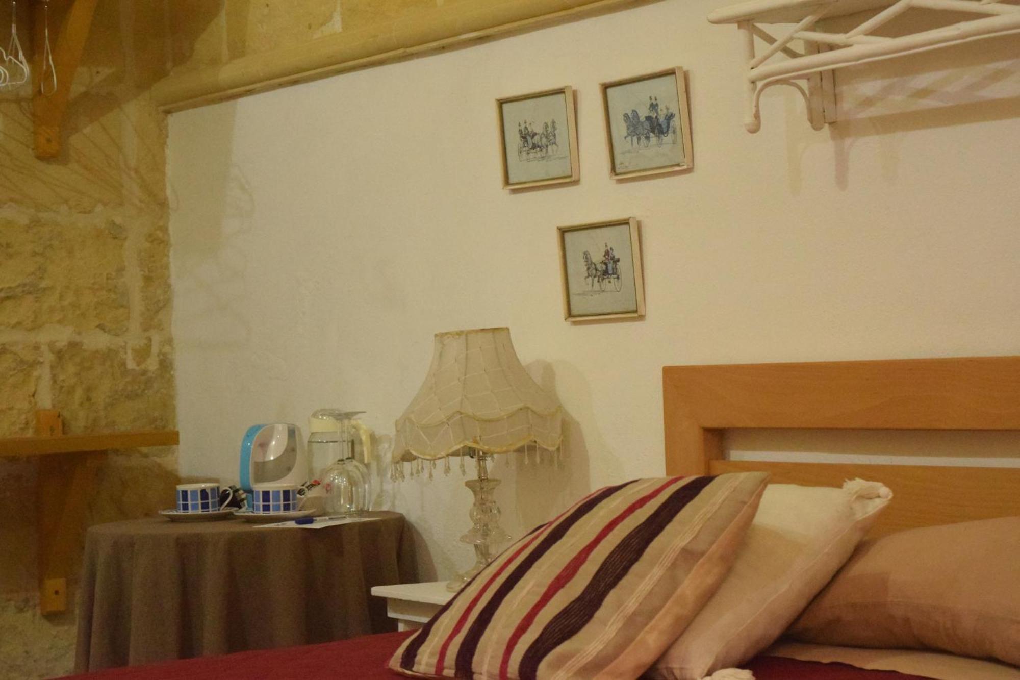 Maria Townhouse Heart Of Victoria B&B 외부 사진